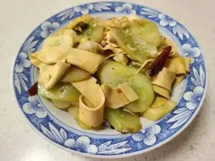 Make cucumber tofu skin step 4