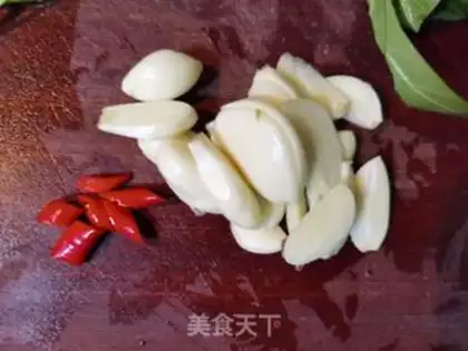Make Garlic cabbage step 1