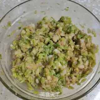 Make Celery meat buns step 11