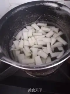 Make Pork shrimp soup step 2