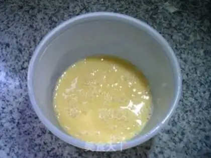 Make Mushroom eggflower tomato soup step 2