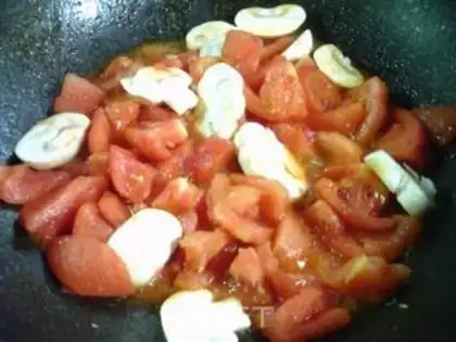 Make Mushroom eggflower tomato soup step 8