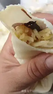 Make Water spa rolls and pickles step 7