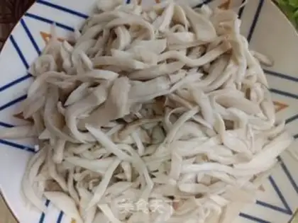 Make Barbecue fried abalone mushrooms step 2