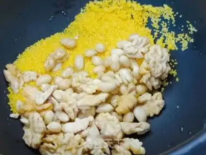 Make Nutnut peanut porridge step 1