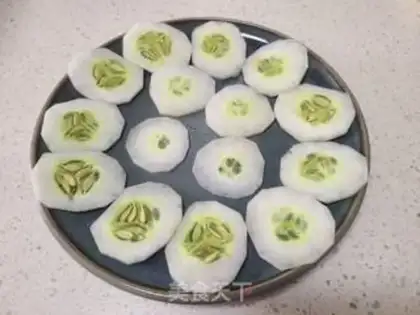 Make cucumber figs step 1