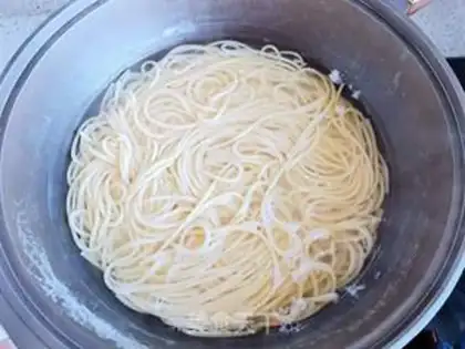 Make Spaghetti sauce step 5