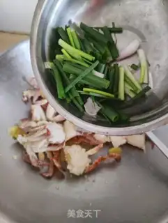 Make Crabs on the ginger onions step 7