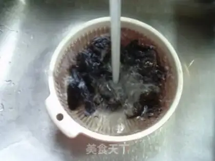 Make Black-mucked eggs step 1