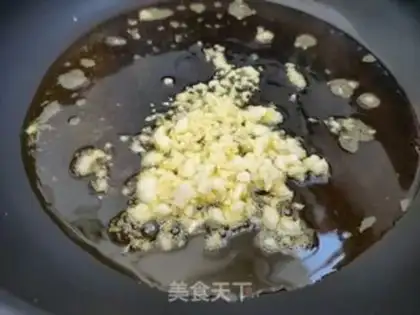 Make Garlic gravy step 4