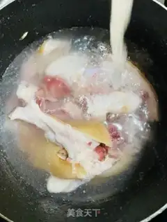 Make Dry fire pans to burn pigs