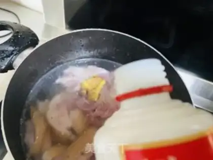 Make Dry fire pans to burn pigs