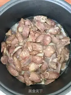Make Shanghai-based salted meat step 1