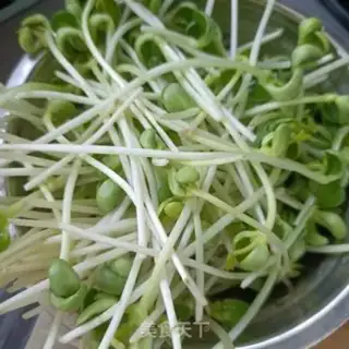Make Black bean sprouts step 0