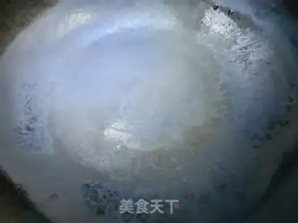 Make Dry fire pans to burn pigs