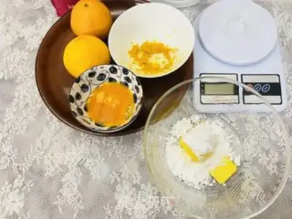 Make The hot orange cookies step 1