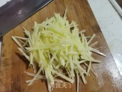 Make Spicy potatoes step 1