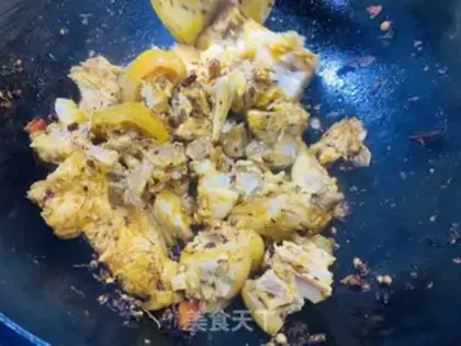 Make Dry fire pans to burn pigs