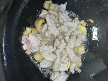 Make Twin pepper noodles step 1