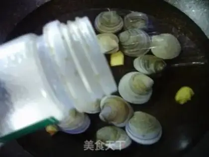 Make Shrimp clam soup step 2