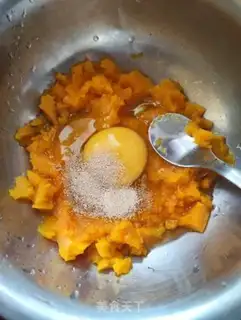 Make Pumpkin egg waffles step 1