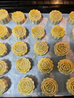 Make Taste eggs yolk pineapple step 20