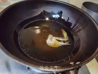 Make Spicy Fried crabs step 4