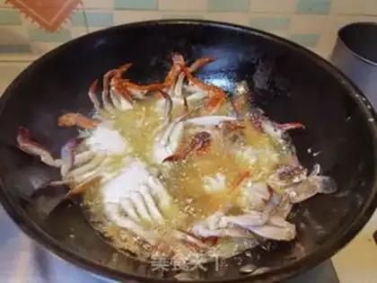 Make Spicy Fried crabs step 5