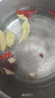 Make Five spicy tea eggs step 1