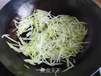 Make Fried egg bubbly tommy step 3