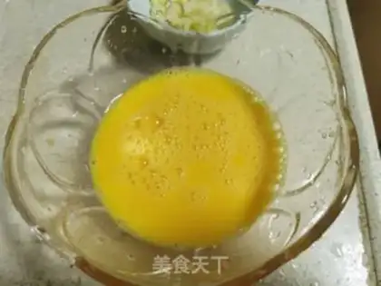 Make Chili fried eggs step 1
