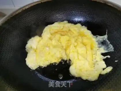Make Chili fried eggs step 3