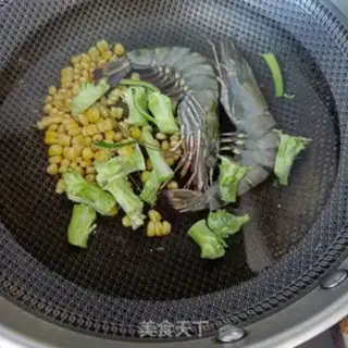 Make Corn broccoli, black tiger shrimp salad step 4