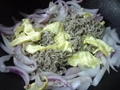 Make Eggs and onions step 7