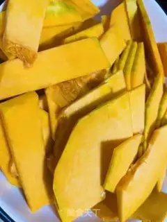Make Clear the pumpkin step 1