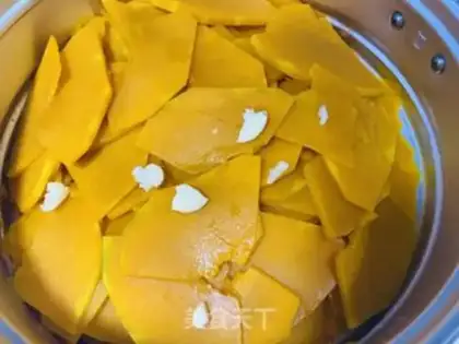 Make Clear the pumpkin step 2