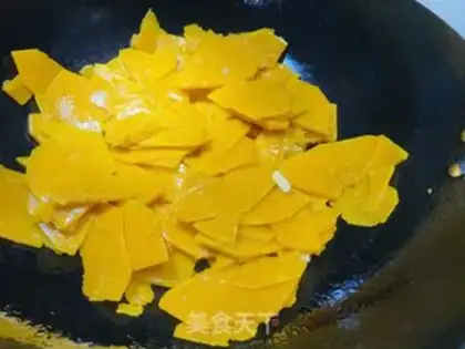 Make Clear the pumpkin step 4