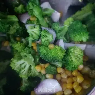 Make Corn broccoli, black tiger shrimp salad step 11