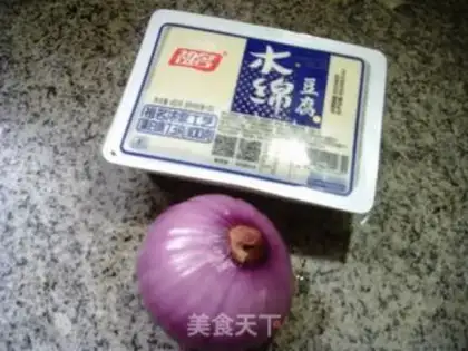 Make Onions burning wood tofu step 0