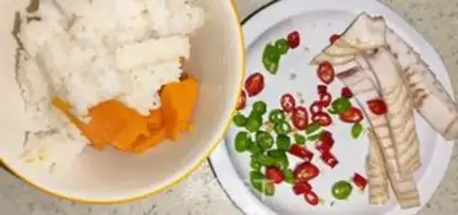 Make Pumpkin bacon fried rice step 0