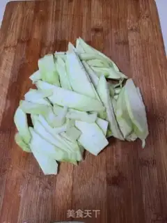 Make The silk melon fried green bean sprouts step 0