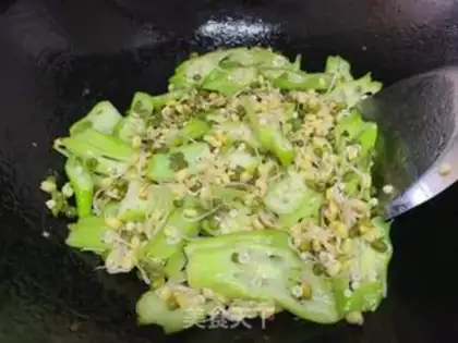 Make The green bean sprouts and the sunflower step 2