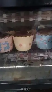Make Chocolate cupcakes step 4