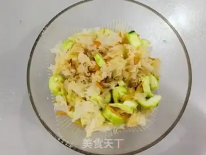 Make The silver ear of the cold cucumber step 6