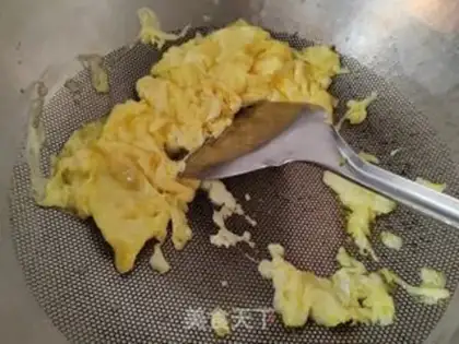 Make Pepper fried eggs step 1