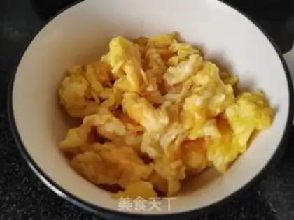 Make Pepper fried eggs step 2