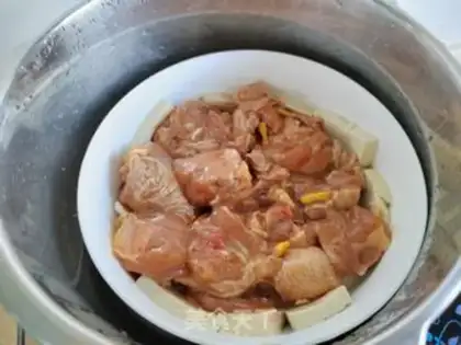 Make Tofu steamed chicken legs step 6