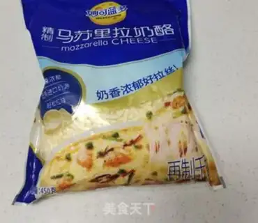 Make Breakfast bread pizza step 2