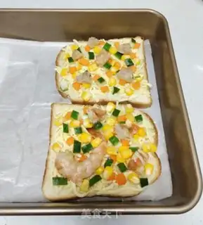 Make Breakfast bread pizza step 3