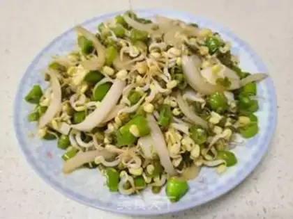 Make Wireless onion fried green bean sprouts step 4